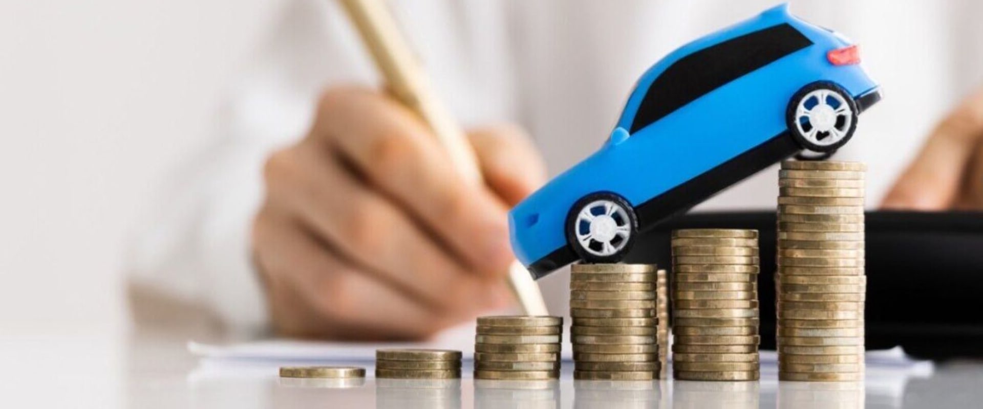 Effective Strategies to Save Money on Car Insurance Premiums